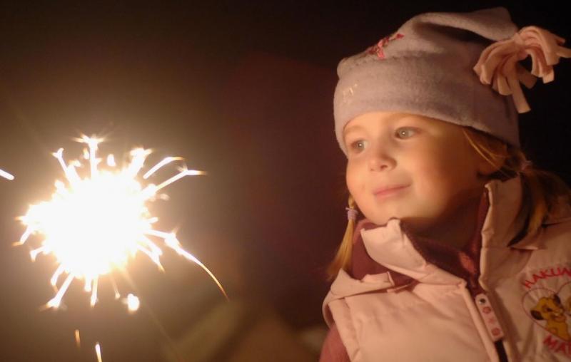 Ура, каникулы! Пиротехника, которую можно запускать с детьми - Буй | buj.salutsklad.ru